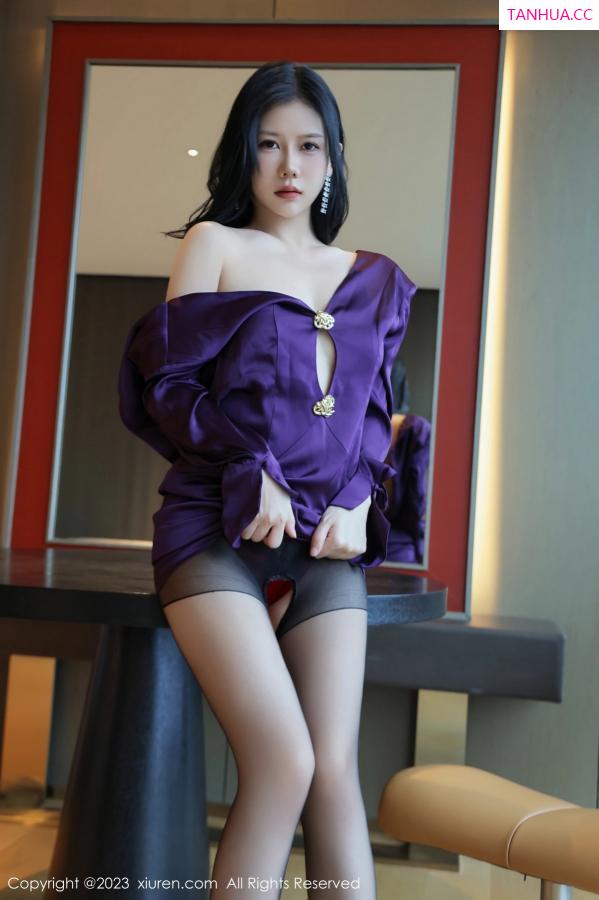 尹甜甜  [XiuRen]高清写真图 2023.11.22 No.7700 尹甜甜 黑丝美腿第45张图片